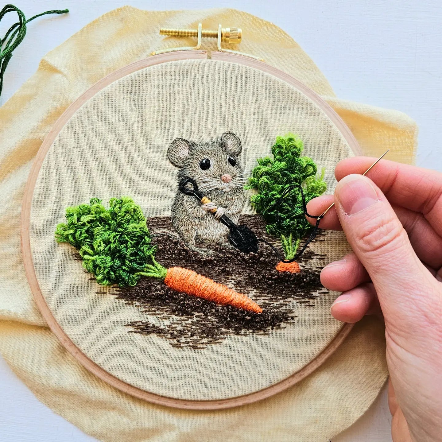 Garden Mouse Embroidery Kit – yarn.bar